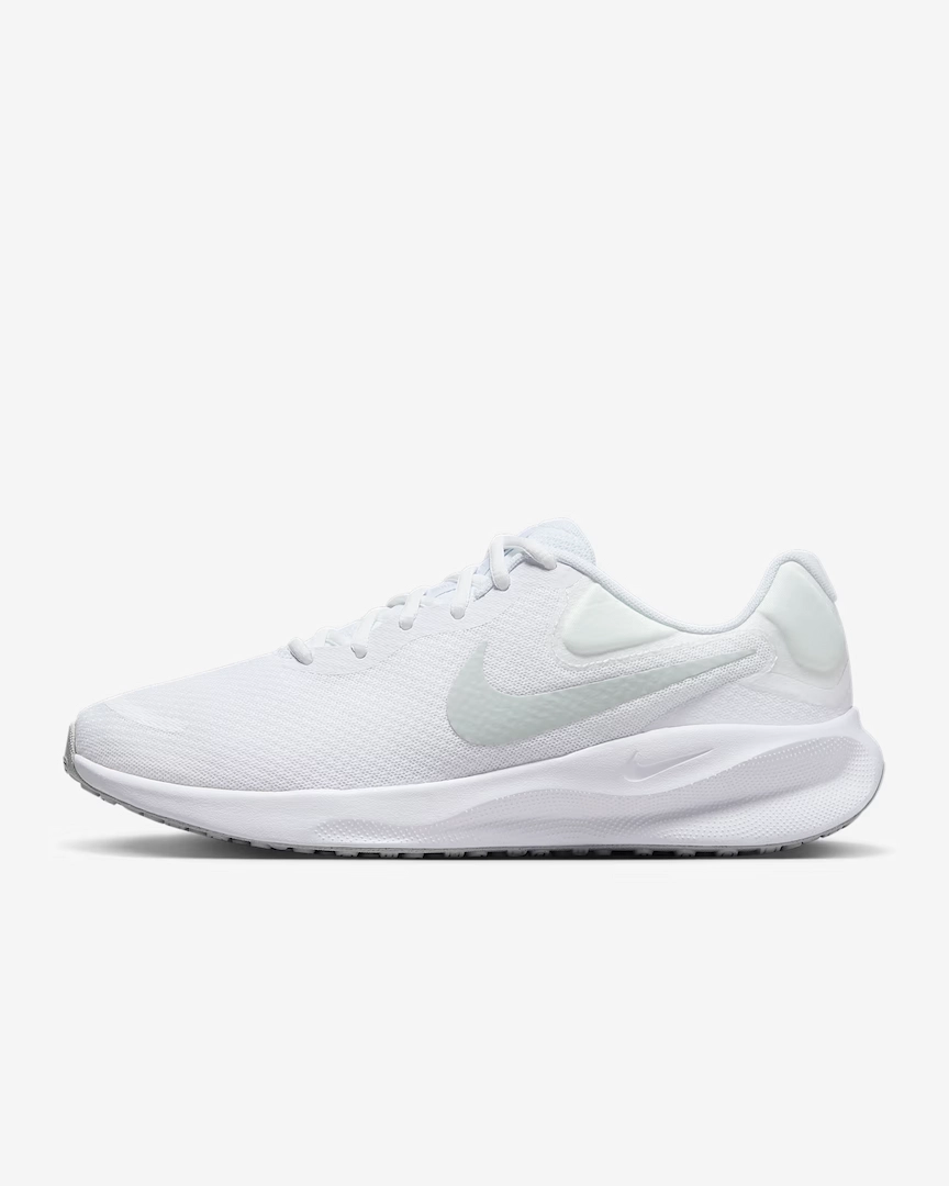 Nike Revolution 7 Sneakers